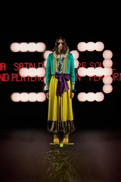 Look 39